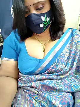 Queenflowerr online show from 02/10/26, 12:48