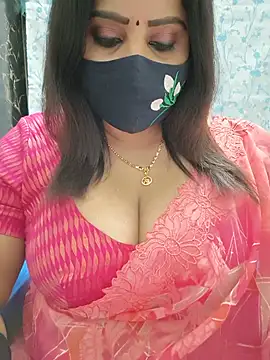 Snapshot of Queenflowerr chatting on 06/15/26, 07:57 Queenflowerr online show from 06/15/26, 07:57