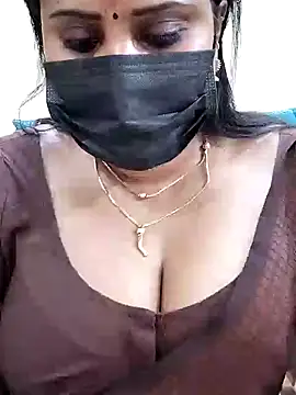 Snapshot of Queenflowerr chatting on 02/11/25, 11:54 Queenflowerr online show from 02/11/25, 11:54