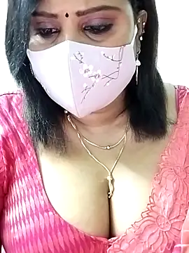 Snapshot of Queenflowerr chatting on 09/11/25, 05:46 Queenflowerr online show from 09/11/25, 05:46