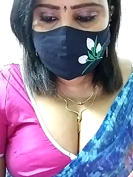 Snapshot of Queenflowerr chatting on 09/11/25, 05:40 Queenflowerr online show from 09/11/25, 05:40