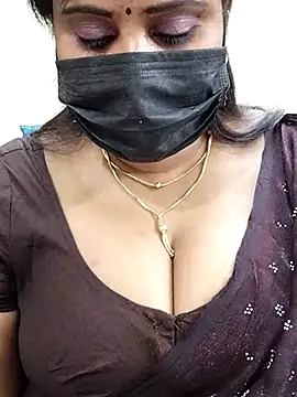 Snapshot of Queenflowerr chatting on 02/15/25, 06:12 Queenflowerr online show from 02/15/25, 06:12