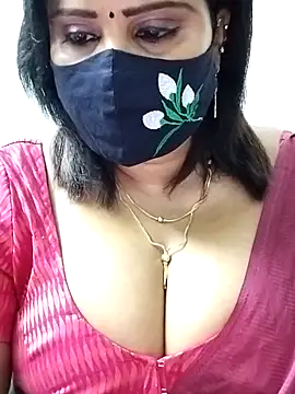 Snapshot of Queenflowerr chatting on 09/09/25, 04:44 Queenflowerr online show from 09/09/25, 04:44