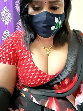 Queenflowerr online show from 11/10/25, 04:12