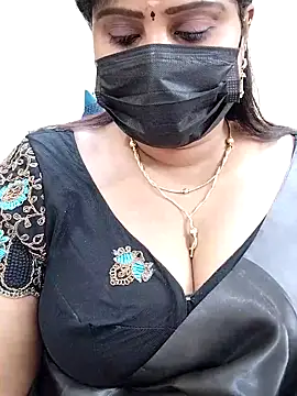 Snapshot of Queenflowerr chatting on 02/28/25, 05:04 Queenflowerr online show from 02/28/25, 05:04