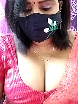 Snapshot of Queenflowerr chatting on 09/24/25, 05:36 Queenflowerr online show from 09/24/25, 05:36