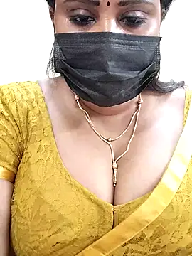 Snapshot of Queenflowerr chatting on 03/21/25, 07:35 Queenflowerr online show from 03/21/25, 07:35