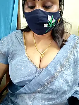 Queenflowerr online show from 02/24/26, 07:26