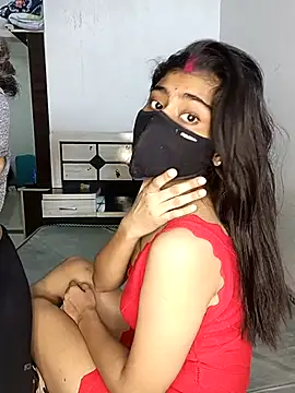 Snapshot of Love-N chatting on 10/13/25, 07:48 Love-N online show from 10/13/25, 07:48