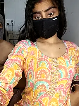 Snapshot of Love-N chatting on 12/14/25, 06:02 Love-N online show from 12/14/25, 06:02