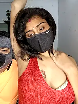 Snapshot of Love-N chatting on 11/23/25, 07:24 Love-N online show from 11/23/25, 07:24