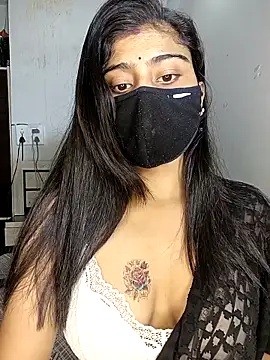 Snapshot of Love-N chatting on 11/29/25, 10:43 Love-N online show from 11/29/25, 10:43