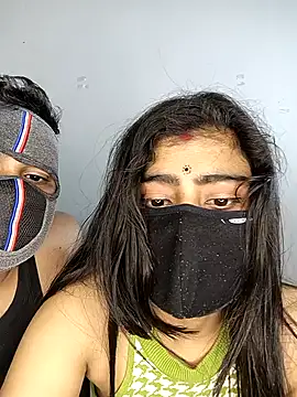 Snapshot of Love-N chatting on 12/13/25, 08:04 Love-N online show from 12/13/25, 08:04