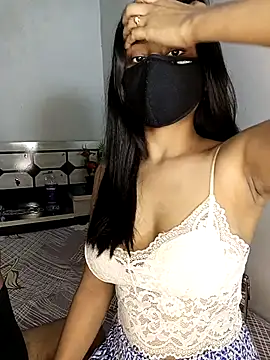 Snapshot of Love-N chatting on 11/21/25, 03:55 Love-N online show from 11/21/25, 03:55