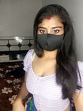 Snapshot of Love-N chatting on 04/12/26, 06:33 Love-N online show from 04/12/26, 06:33