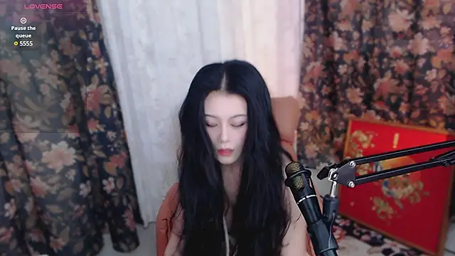 Snapshot of cat-lady-6688 chatting on 03/15/25, 02:56 cat-lady-6688 online show from 03/15/25, 02:56