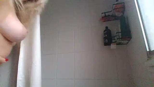 Snapshot of Delilahs_Playtime chatting on 10/14/25, 03:45 Delilahs Playtime online show from 10/14/25, 03:45