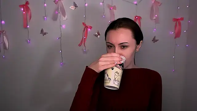 Snapshot of Nikonara_Love chatting on 02/17/26, 12:57 Nikonara Love online show from 02/17/26, 12:57