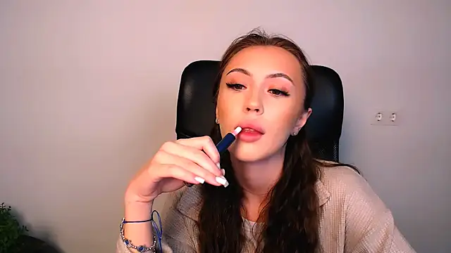 Snapshot of Nikonara_Love chatting on 11/14/25, 03:48 Nikonara Love online show from 11/14/25, 03:48