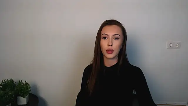 Snapshot of Nikonara_Love chatting on 10/23/25, 04:27 Nikonara Love online show from 10/23/25, 04:27