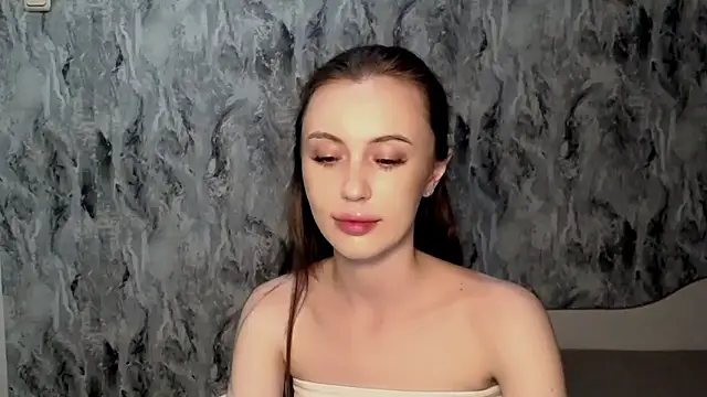 Snapshot of Nikonara_Love chatting on 06/15/26, 06:51 Nikonara Love online show from 06/15/26, 06:51
