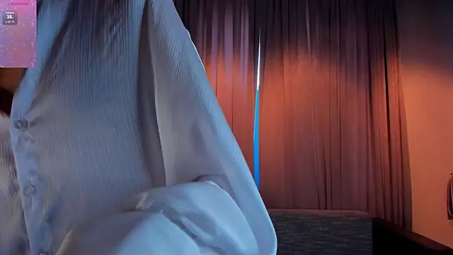 AmityCritchlow online show from 02/06/25, 11:09