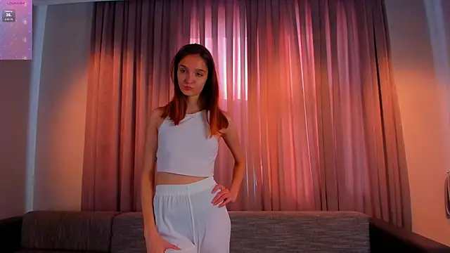 AmityCritchlow online show from 02/11/25, 11:42