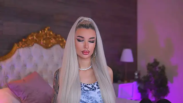 Juicy Jessye online show from 12/20/25, 08:55