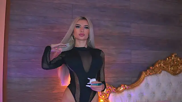 Juicy Jessye online show from 10/25/25, 08:31