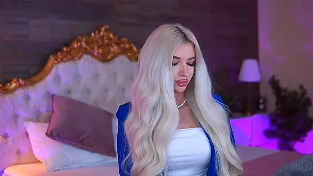 Juicy Jessye online show from 11/25/25, 09:04