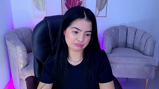 Snapshot of Layla_Breezee chatting on 04/29/26, 05:30 Layla Breezee online show from 04/29/26, 05:30