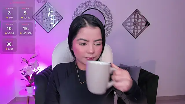 Layla Breezee online show from 12/15/25, 12:33