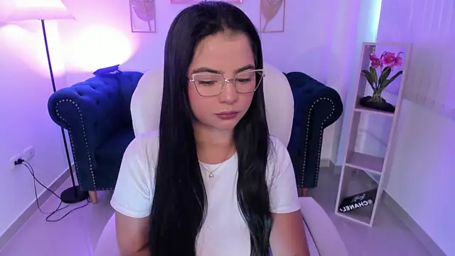 Layla Breezee online show from 03/14/26, 11:49