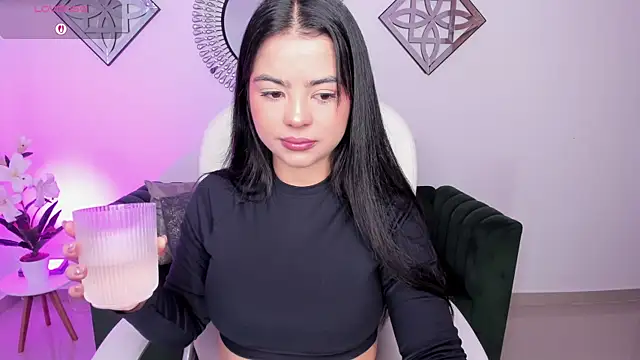 Layla Breezee online show from 09/11/25, 11:43