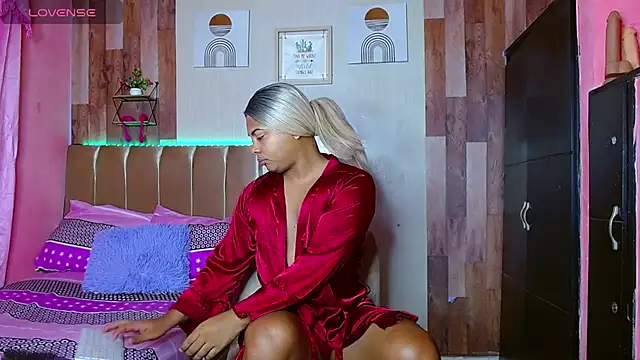 Snapshot of electrabrowns chatting on 02/18/26, 10:22 electrabrowns online show from 02/18/26, 10:22