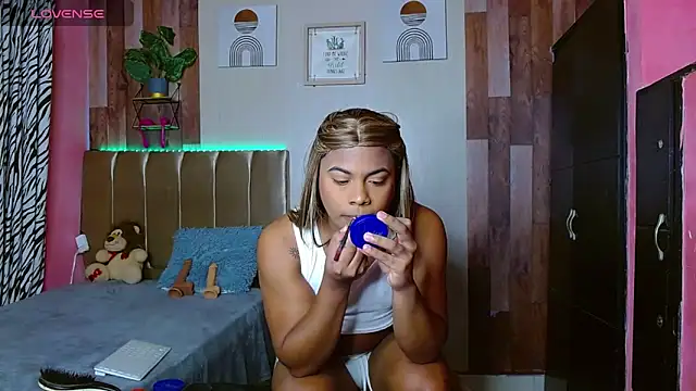 Snapshot of electrabrowns chatting on 02/06/26, 09:05 electrabrowns online show from 02/06/26, 09:05