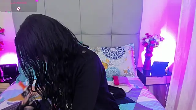 scarlet hit online show from 12/04/25, 04:55