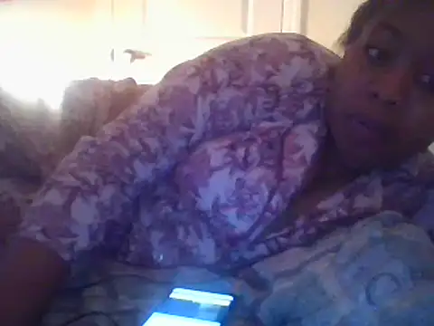 Snapshot of angeliquebelcali chatting on 03/12/25, 12:42 angeliquebelcali online show from 03/12/25, 12:42