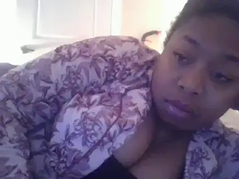 Snapshot of angeliquebelcali chatting on 03/08/25, 12:11 angeliquebelcali online show from 03/08/25, 12:11