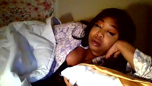 Snapshot of angeliquebelcali chatting on 10/14/25, 07:09 angeliquebelcali online show from 10/14/25, 07:09