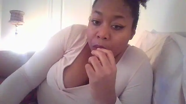 Snapshot of angeliquebelcali chatting on 03/17/25, 12:21 angeliquebelcali online show from 03/17/25, 12:21
