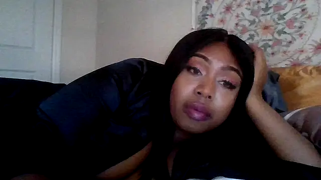 Snapshot of angeliquebelcali chatting on 09/13/25, 10:21 angeliquebelcali online show from 09/13/25, 10:21