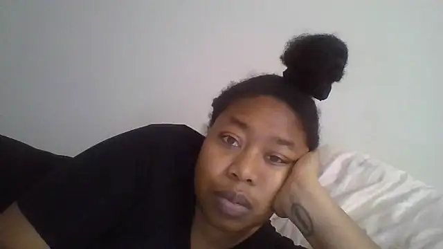 Snapshot of angeliquebelcali chatting on 02/23/25, 02:14 angeliquebelcali online show from 02/23/25, 02:14