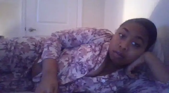 Snapshot of angeliquebelcali chatting on 03/23/25, 02:04 angeliquebelcali online show from 03/23/25, 02:04