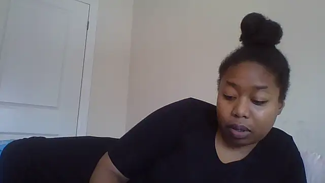 Snapshot of angeliquebelcali chatting on 02/24/25, 06:36 angeliquebelcali online show from 02/24/25, 06:36