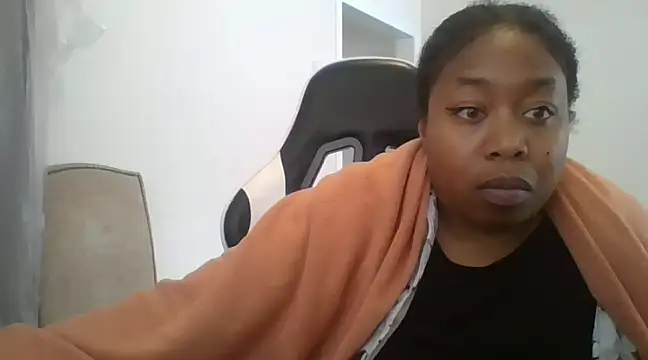 Snapshot of angeliquebelcali chatting on 02/20/25, 08:14 angeliquebelcali online show from 02/20/25, 08:14