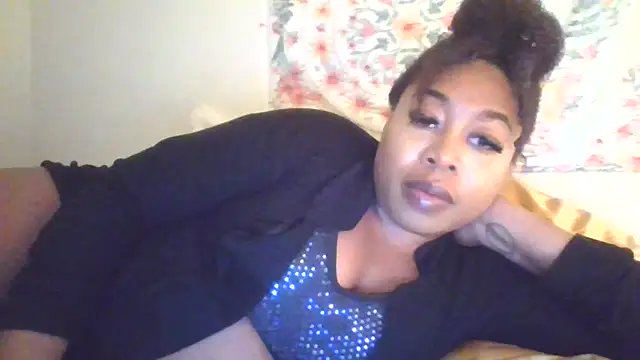Snapshot of angeliquebelcali chatting on 09/25/25, 02:17 angeliquebelcali online show from 09/25/25, 02:17