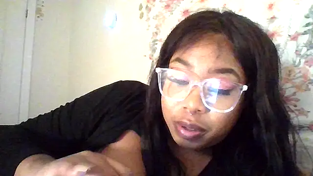 Snapshot of angeliquebelcali chatting on 09/20/25, 08:08 angeliquebelcali online show from 09/20/25, 08:08