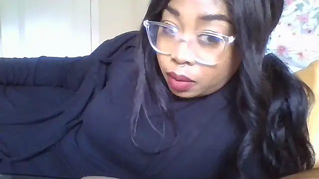 Snapshot of angeliquebelcali chatting on 09/18/25, 08:12 angeliquebelcali online show from 09/18/25, 08:12