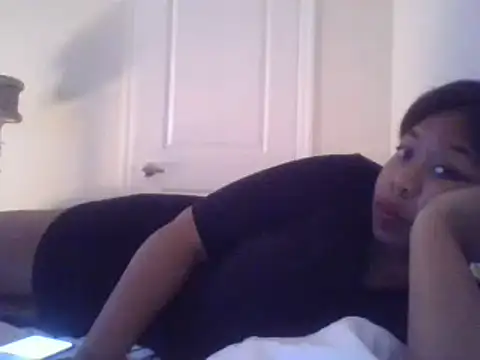 Snapshot of angeliquebelcali chatting on 03/12/25, 11:44 angeliquebelcali online show from 03/12/25, 11:44
